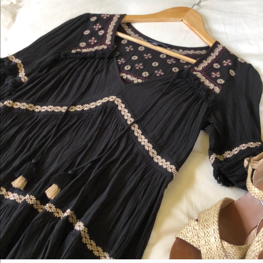 *3/$15 AEO Black Long Sleeve Embroidered Boho Dress
